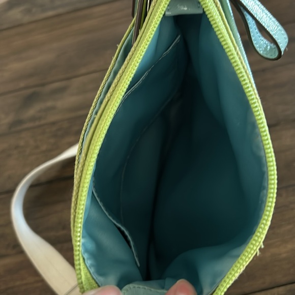 EUC Coach signature lime green canvas messenger crossbody with light blue trim - Picture 6 of 6